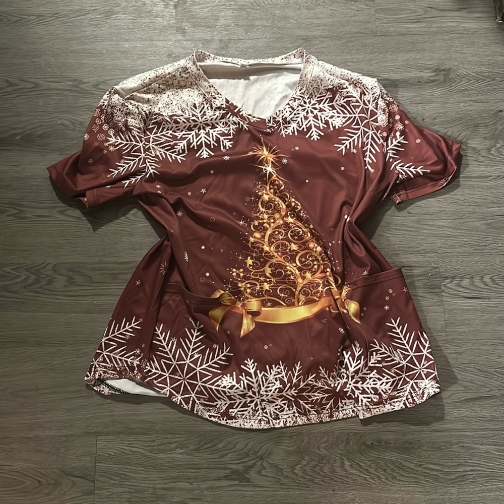 Brown Christmas Scrub Top 🎄